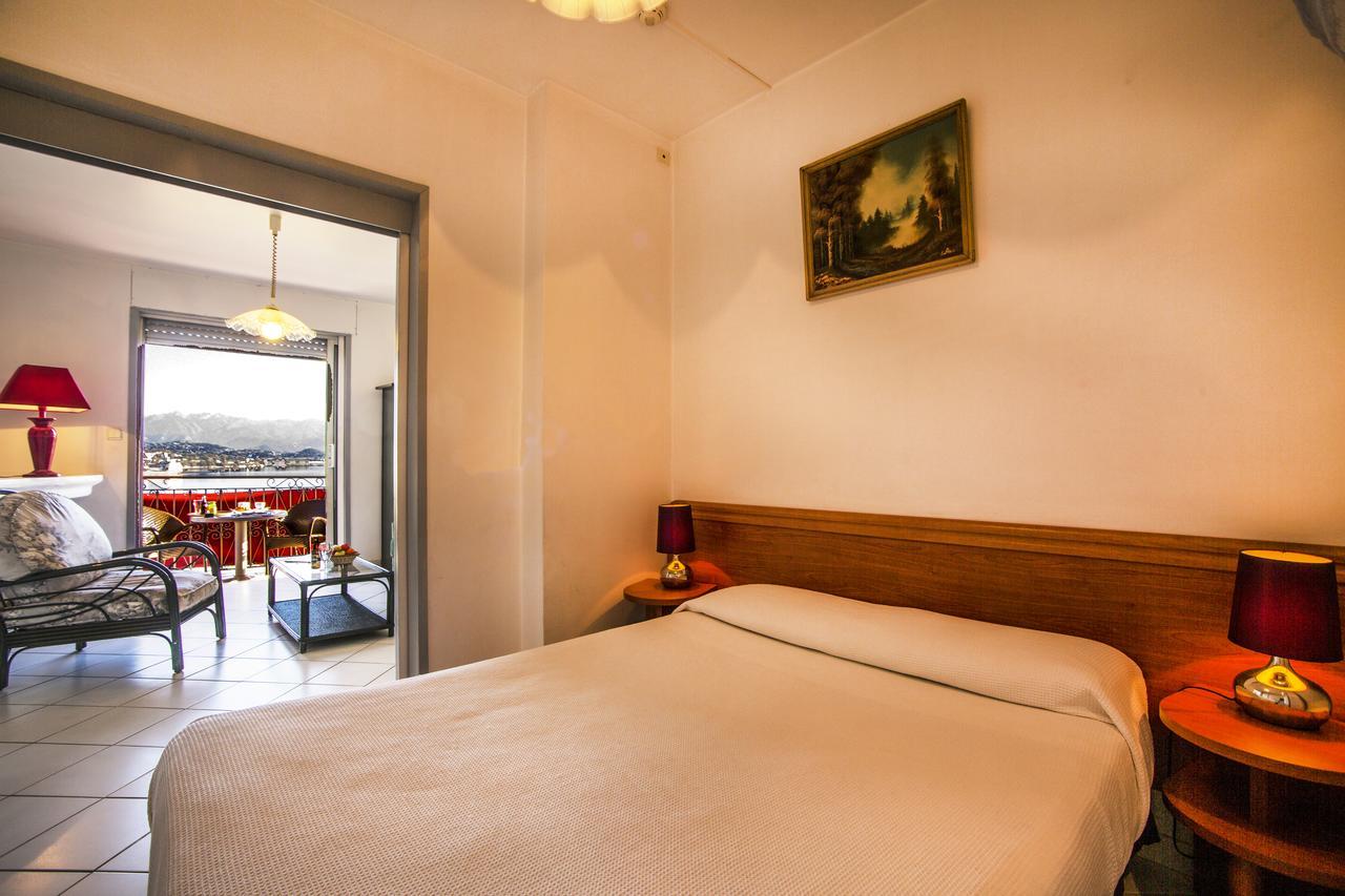 Hotel Le Dauphin Ajaccio  Ngoại thất bức ảnh