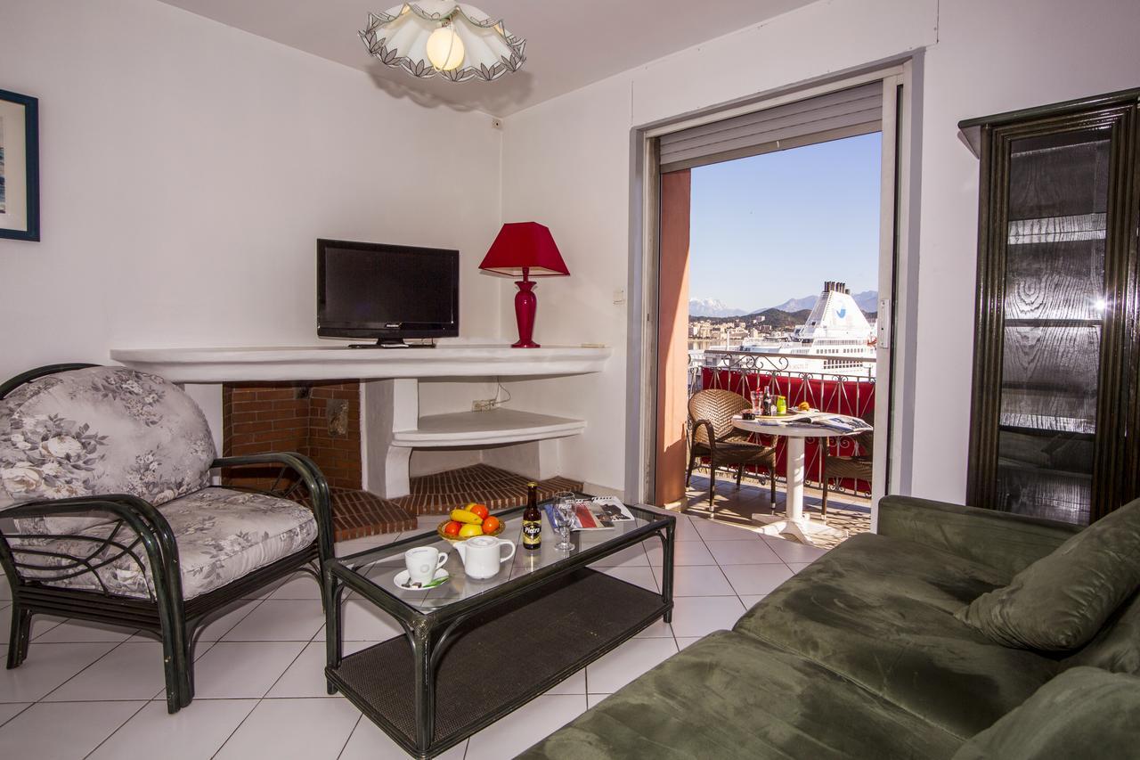 Hotel Le Dauphin Ajaccio  Ngoại thất bức ảnh